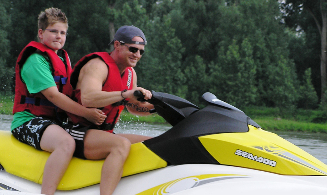 assets/images/activities/30-minuten-jetski-fahren-in-speyer-raum-mannheim/1280_0001_020907%20048-1150x686x90.jpg