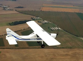 60 Min. Flugzeug selber fliegen Taucha