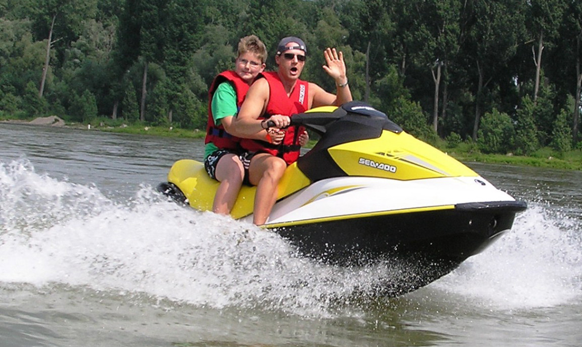 assets/images/activities/60-minuten-jetski-fahren-in-speyer-raum-mannheim/1280_0002_020907%20044-1150x686x90.jpg