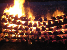 Feuerlaufen in Attendorn-Mecklinghausen, NRW