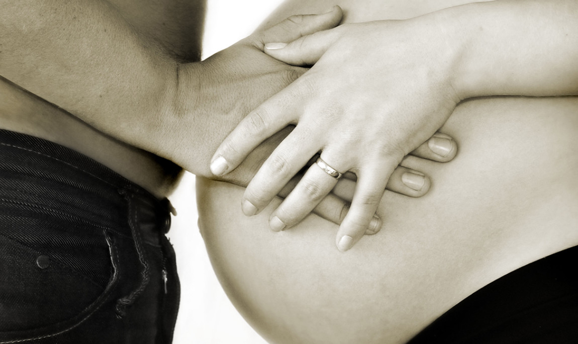 assets/images/activities/babybauch-fotoshooting-werl/1280_0009_Fotolia_1339543_Subscription_L-1150x686x90.jpg