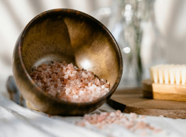 60 Min. Hot Salt-Stone-Massage inkl. Nutzung der Salzoase in Bad Malente