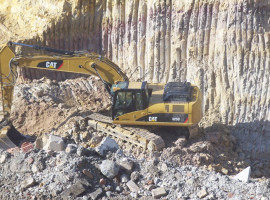 assets/images/activities/bagger-radlader-und-dumper-fahren-in-knuellwald-remsfeld-hessen/1280_0005_100_1079-270x200x90.jpg