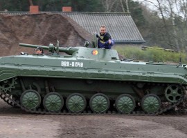 Beifahrer im BMP Schützenpanzer "Speedfahrt" in Steinhöfel
