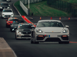 2 Runden Renntaxi Porsche 718 Cayman GT4 MR auf dem Bilster Berg