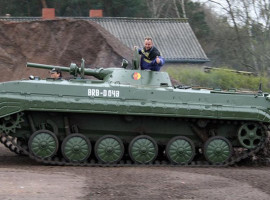 BMP Schützenpanzer fahren für Zwei in Steinhöfel, Raum Brandenburg