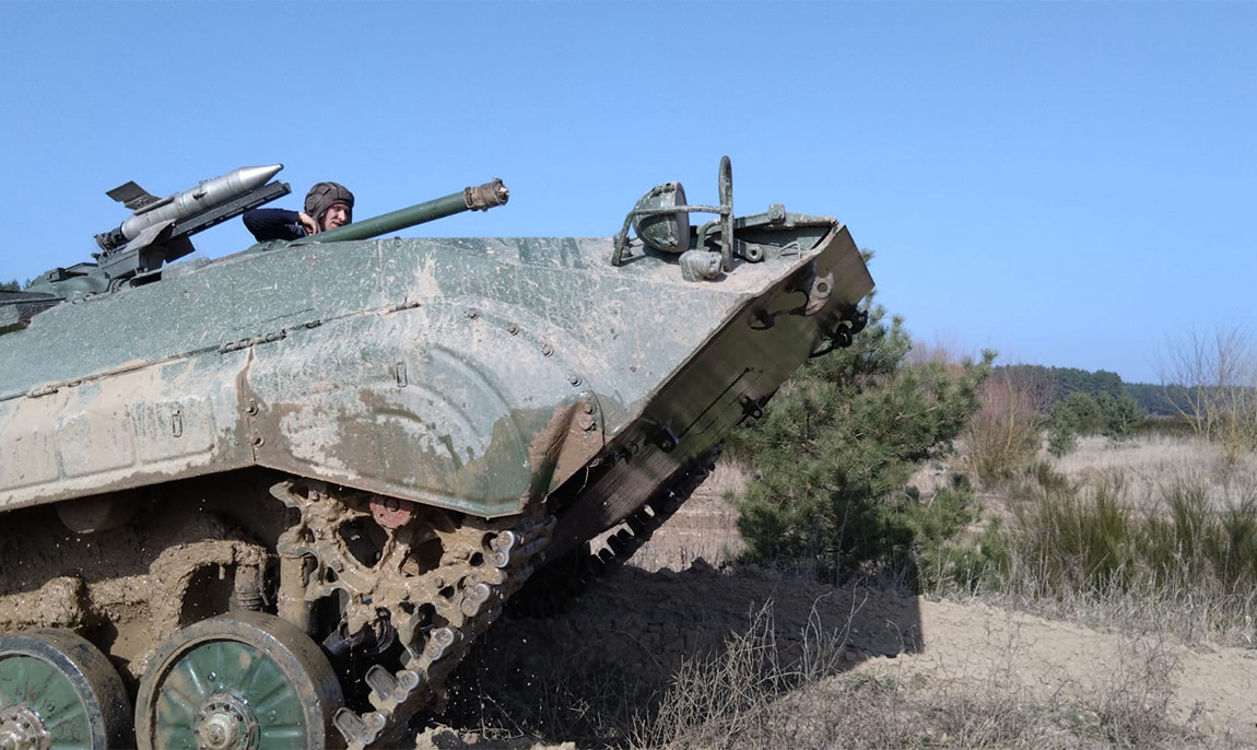 assets/images/activities/bmp-schuetzenpanzer-fahren-in-steinhoefel-raum-brandenburg/panz-wer-9-1150x686x90.jpg