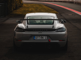 2 Runden Renntaxi Porsche 718 Cayman GT4 MR auf dem Circuit Meppen