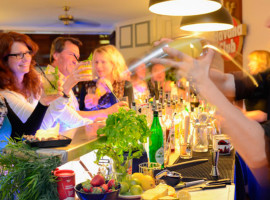 assets/images/activities/cocktailkurs-duisburg/1280_0007_Cocktailkurs-e1419072745647-270x200x90.jpg