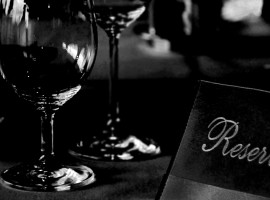 assets/images/activities/dinner-in-the-dark-ostbevern/1280_0000_Schwarzwei%C3%9F%201-270x200x90.jpg