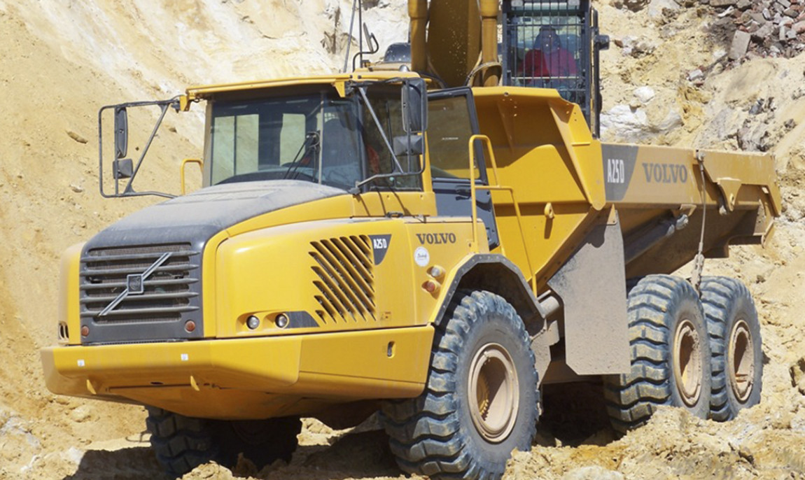 assets/images/activities/dumper-radlader-und-raupe-fahren-in-knuellwald-remsfeld-hessen/1280_0002_Dumper%20u.%20Bagger-1150x686x90.jpg