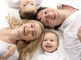 assets/images/activities/familien-fotoshooting-essen/1280_0006_Family-Fotoshooting-270x200x90.jpg