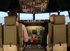 assets/images/activities/flugsimulator-airbus-a320-in-hannover-niedersachsen/Sim_hannover_1-270x200x90.jpg