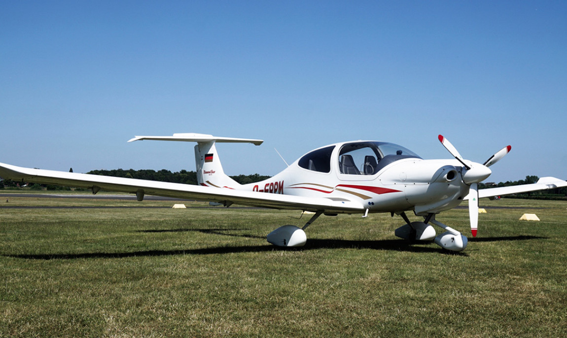 assets/images/activities/flugzeug-selber-fliegen-bonn/1280_0006_DA401-1150x686x90.jpg