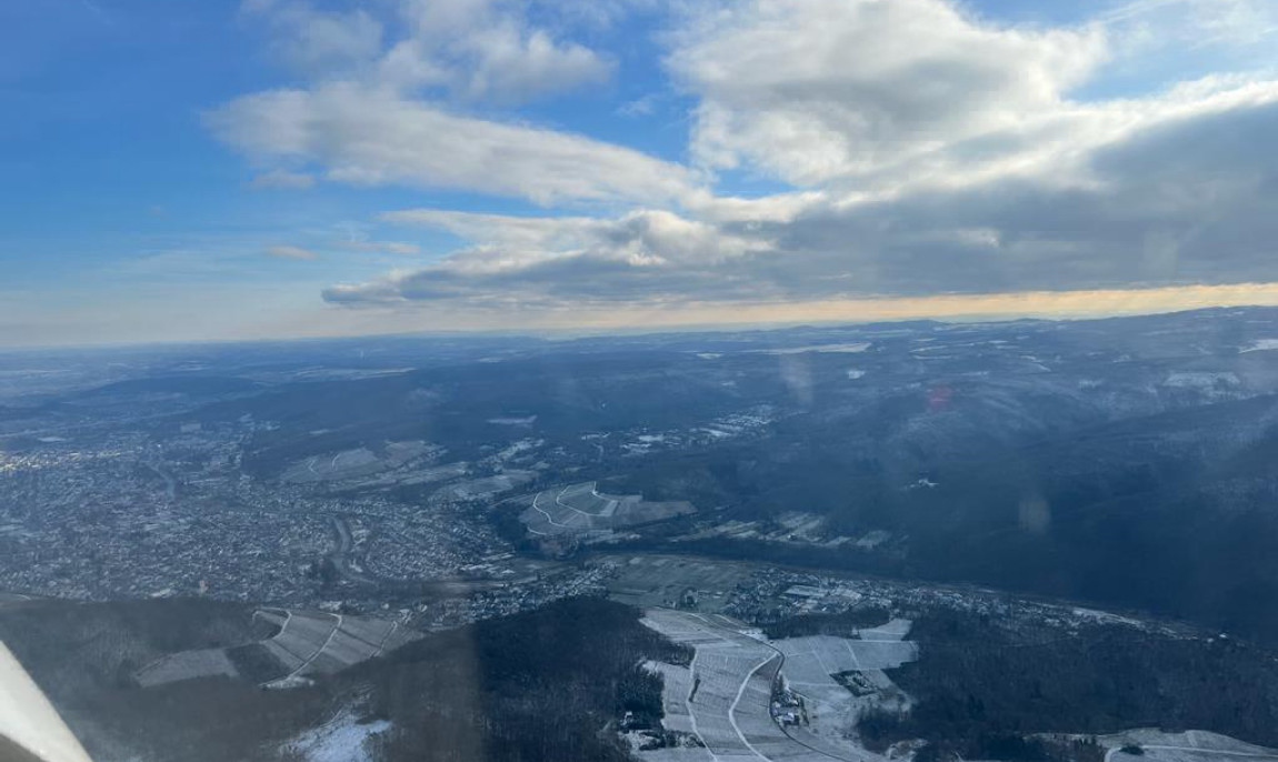 assets/images/activities/flugzeug-selber-fliegen-bonn/IMG-20240108-WA0008.jpg