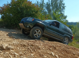 60 Min. Jeep Grand Cherokee offroad selber fahren in Großmehring