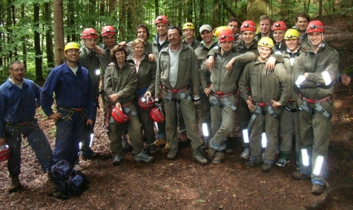 assets/images/activities/hoehlenexkursion-fraenkische-schweiz-in-hirschbach-raum-nuernberg/1280_0003_Ho%CC%88hle%20Fra%CC%88nkische%20Schweiz2-1150x686x90.jpg