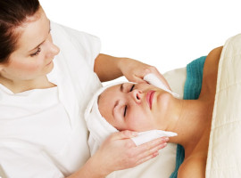 60 Min. Gesichtsbehandlung ”Diamant Mikrodermabrasion mit Mesoporation” in Kiel-Gaarden