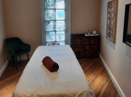 60 Min. Hot Stone-Ganzkörpermassage in Lüneburg-Altstadt