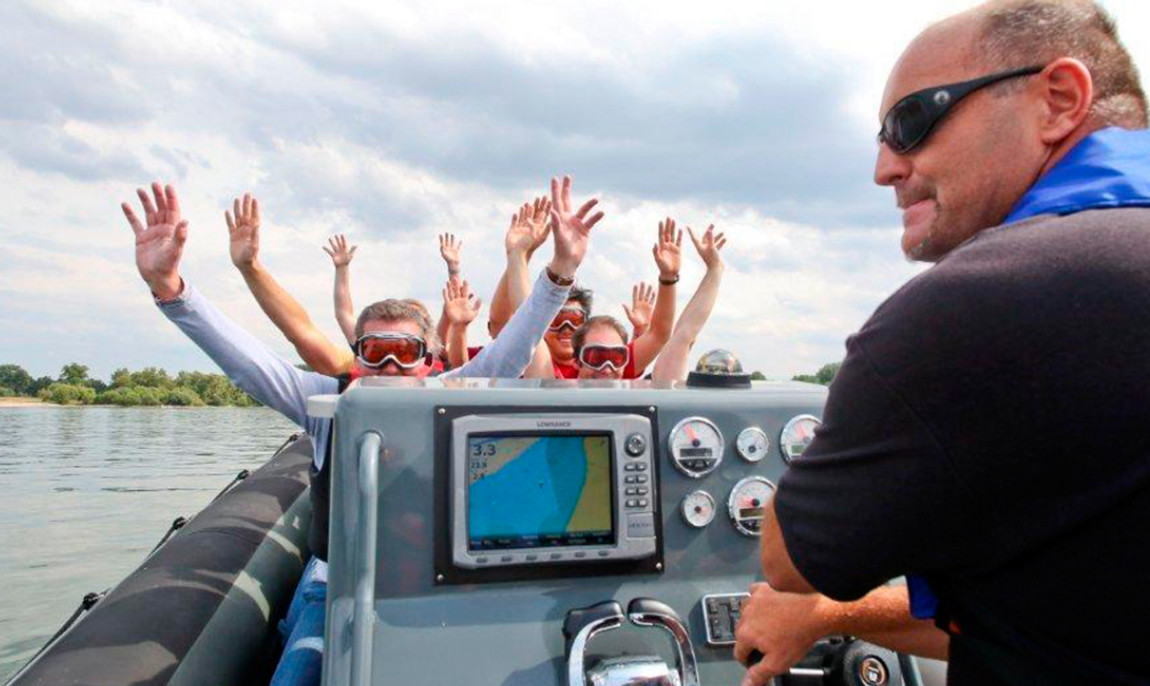 assets/images/activities/powerboot-fahren-auf-dem-rhein-in-speyer-raum-mannheim/1280_0000_20140627_1217-1150x686x90.jpg