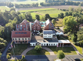 assets/images/activities/uebernachtung-in-der-out-of-africa-suite-in-ostbevern/dir-hot-1-270x200x90.jpg