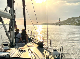 4 Std. Segeltörn ”Vor die Tore Hamburgs” ab Wedel