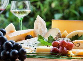 Wein und Käse von Zuhause ”Online”