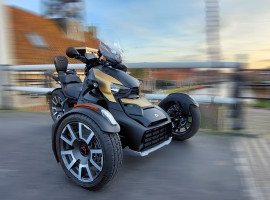 23 Std. Ryker 900 Rally Motorrad Trike mieten in Westoverledingen