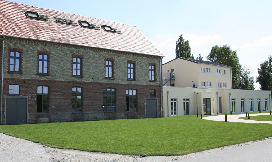 assets/images/activities/wochenende-fuer-verliebte-ostbevern/1280_0003_Au%C3%9Fenansicht%20Hotel-1150x686x90.jpg